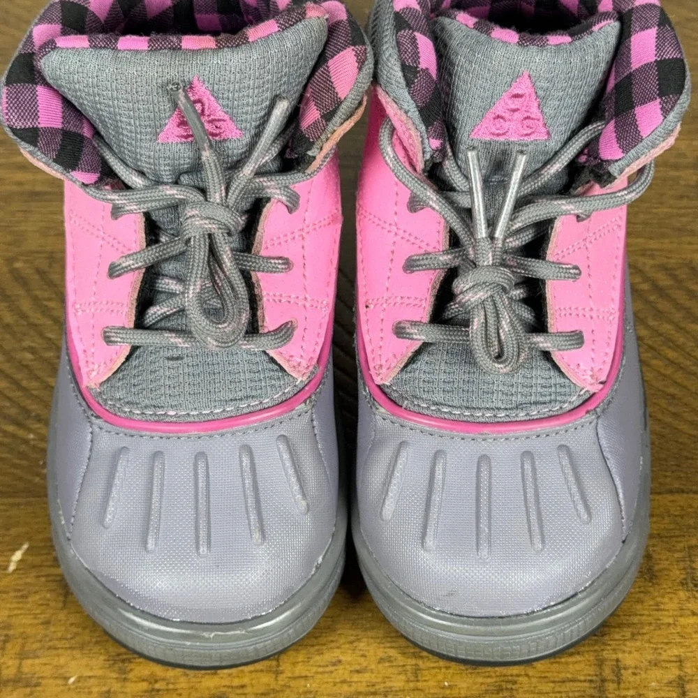 Nike ACG Boots Kids 8C Pink Woodside 2 High Duck Boots Winter Snow Outdoor
